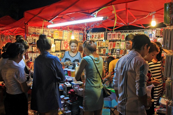 Go shopping in the Night market