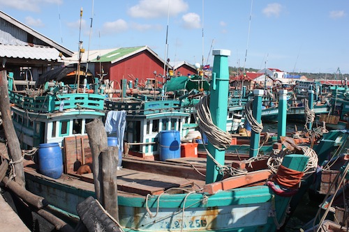 Tumnuk Rolok fishing port 