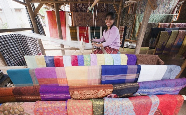 Weaving silk