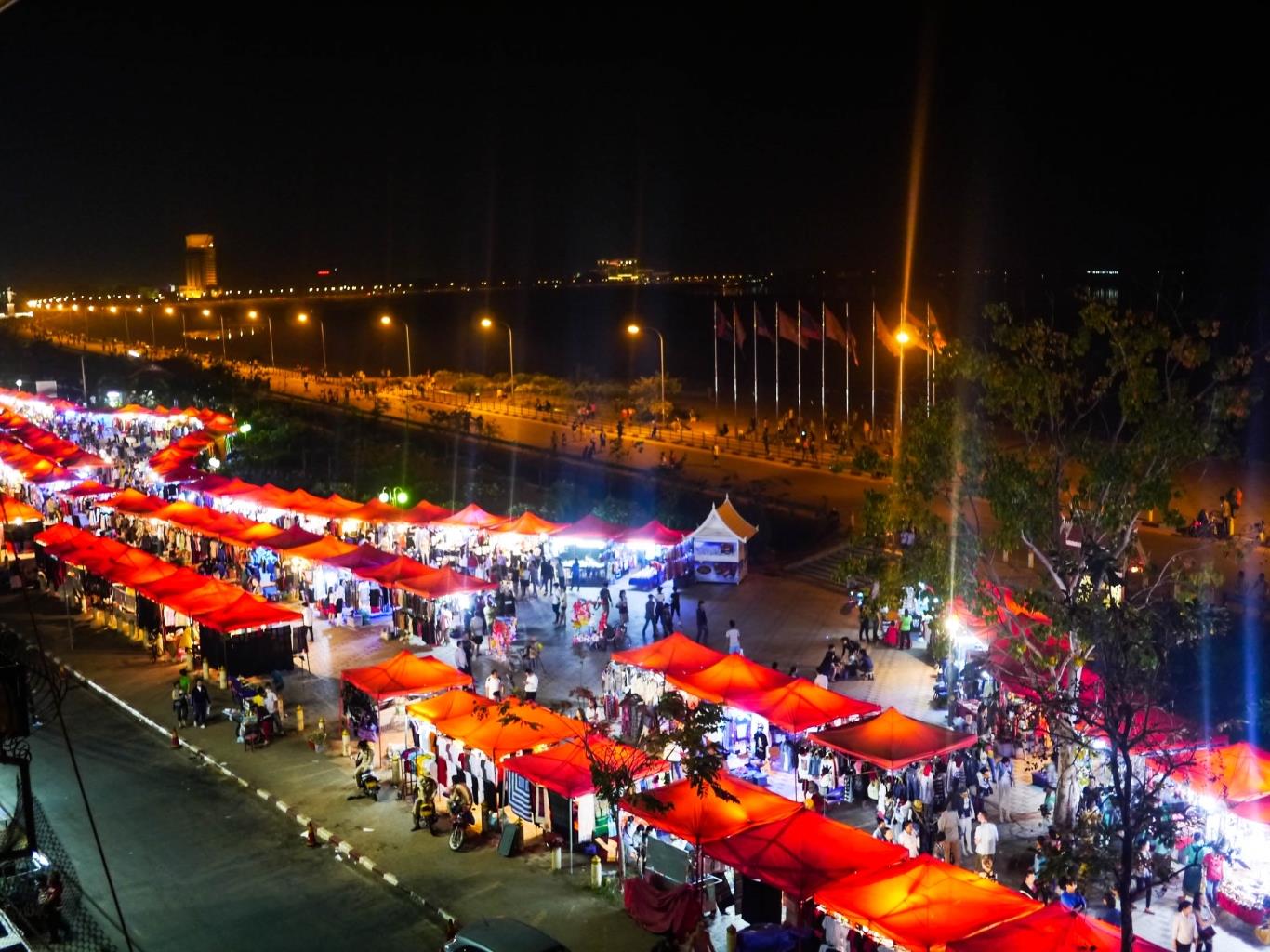 Night market in Luang Prabang seen from above