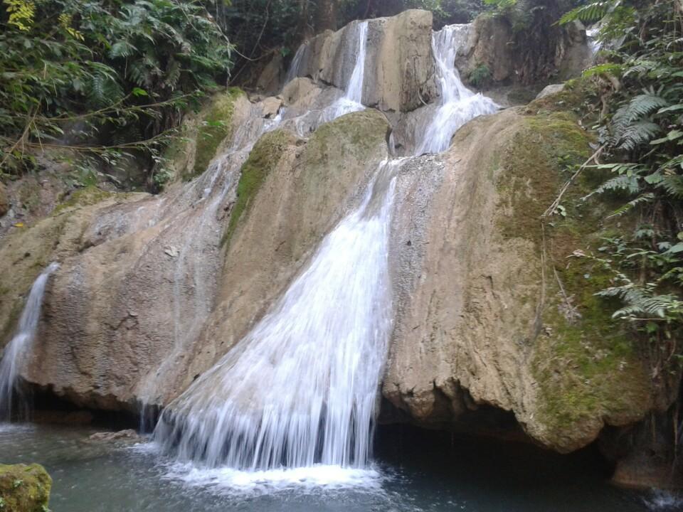 Tad Thong waterfall in Luang Prabang 